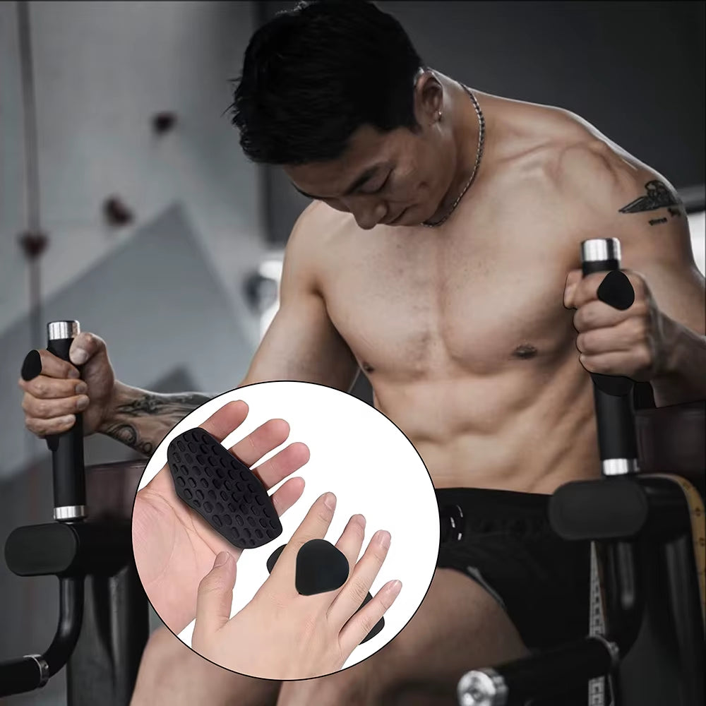 Failed loading image:
Man showcasing the silicone gym grip-pad by using it on a machine